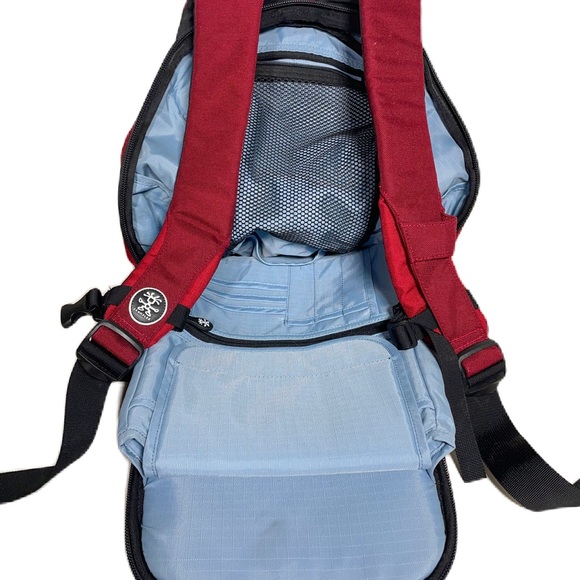 Crumpler Sheep Scarer Backpack Laptop Bag (dk.red/red/cream) - Picture 4 of 6